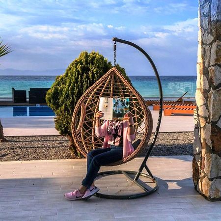Vaso Beach Front Villa Lalyssos Eksteriør billede