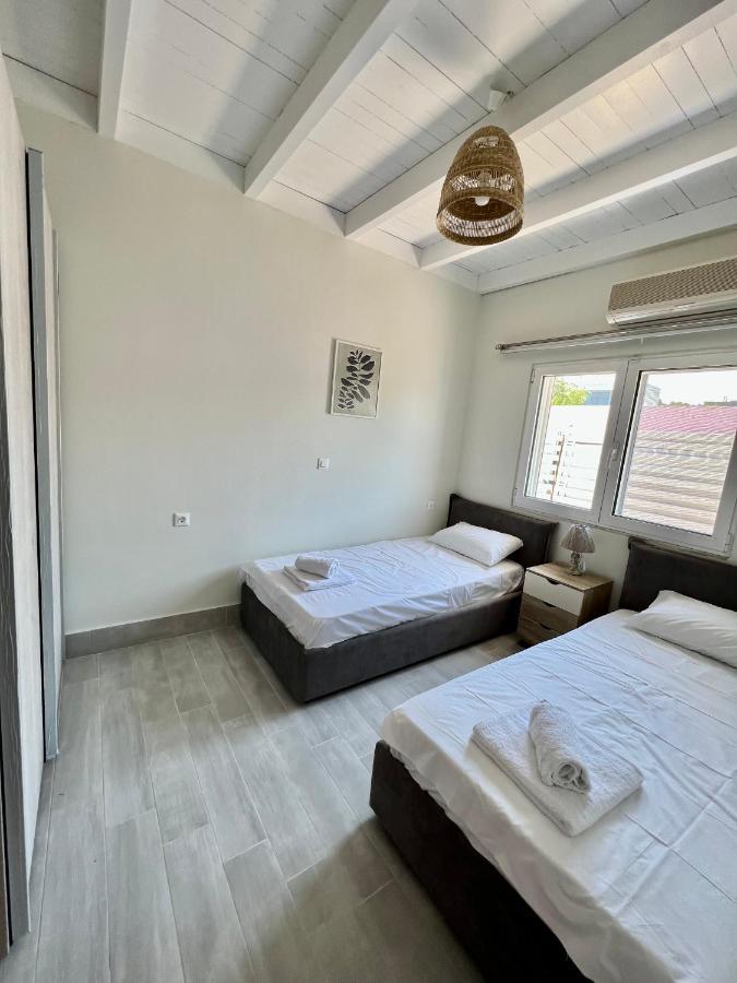 Vaso Beach Front Villa Lalyssos Eksteriør billede