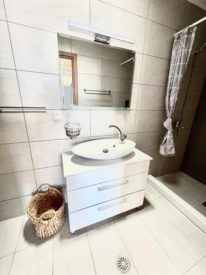 Vaso Beach Front Villa Lalyssos Eksteriør billede