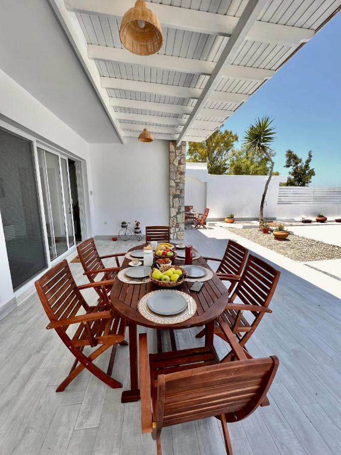 Vaso Beach Front Villa Lalyssos Eksteriør billede