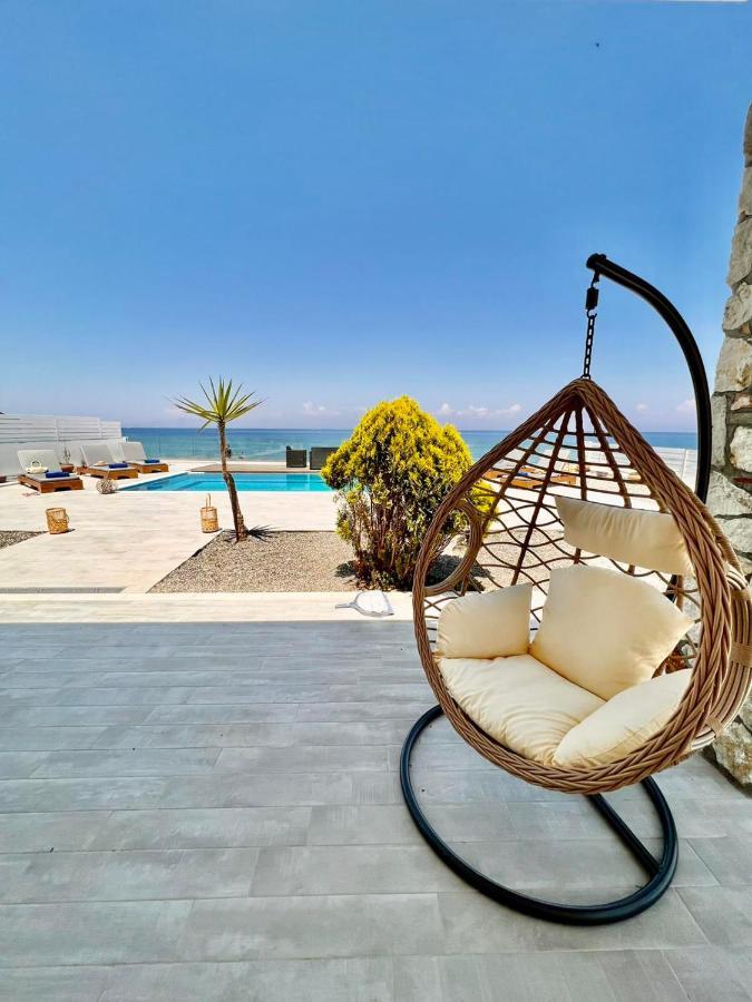 Vaso Beach Front Villa Lalyssos Eksteriør billede