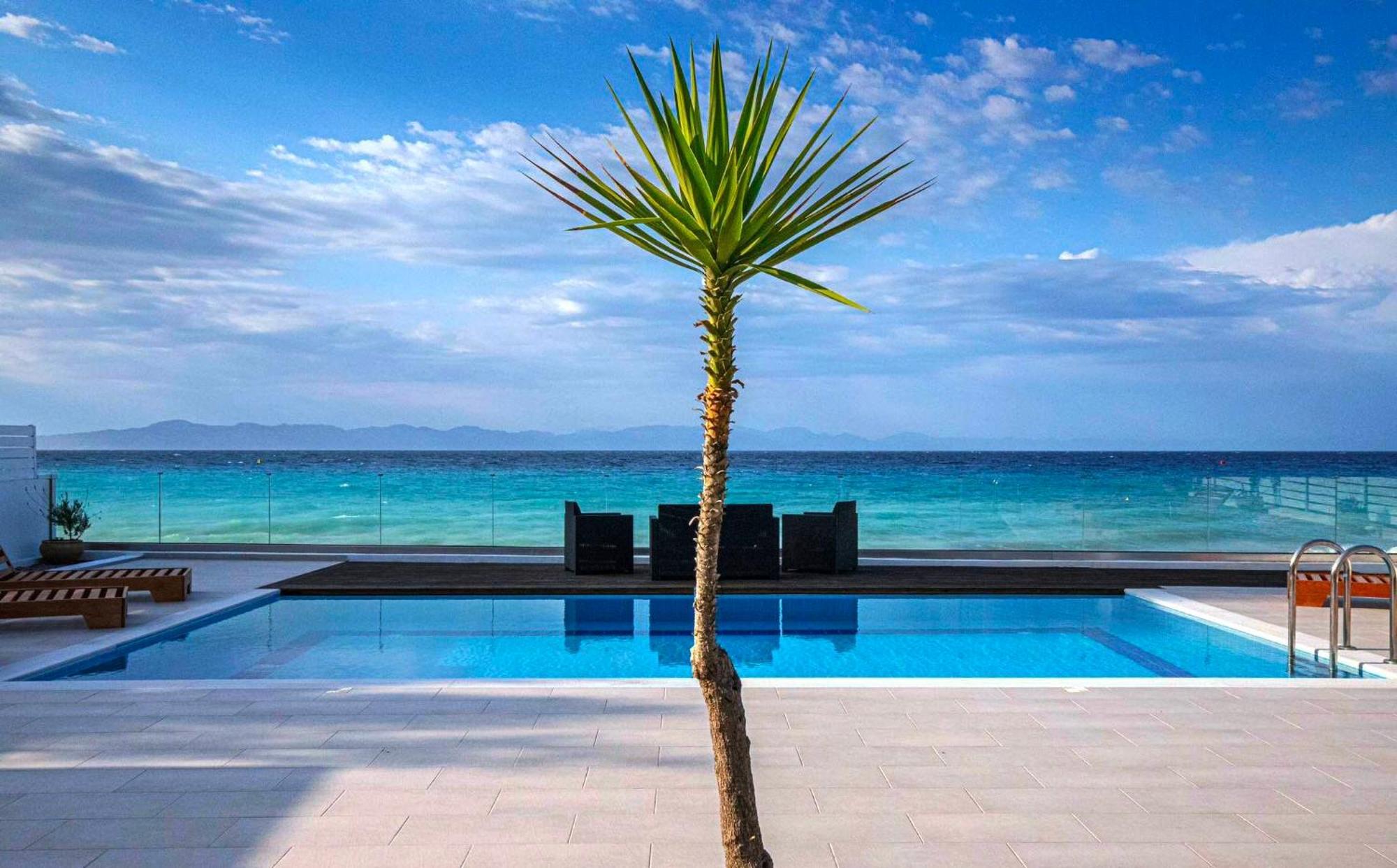 Vaso Beach Front Villa Lalyssos Eksteriør billede